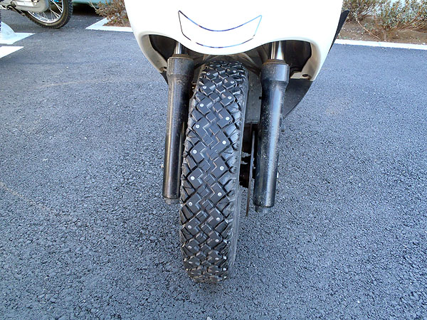 スパイクタイヤ装備